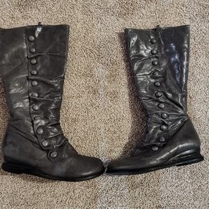 Miz Mooz boots